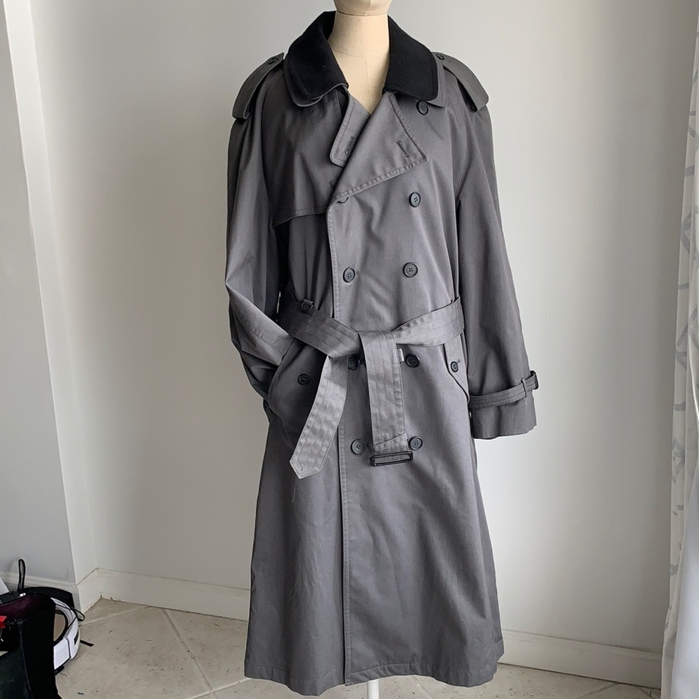 Mens Gray Trench Removable Lining. Nice!!